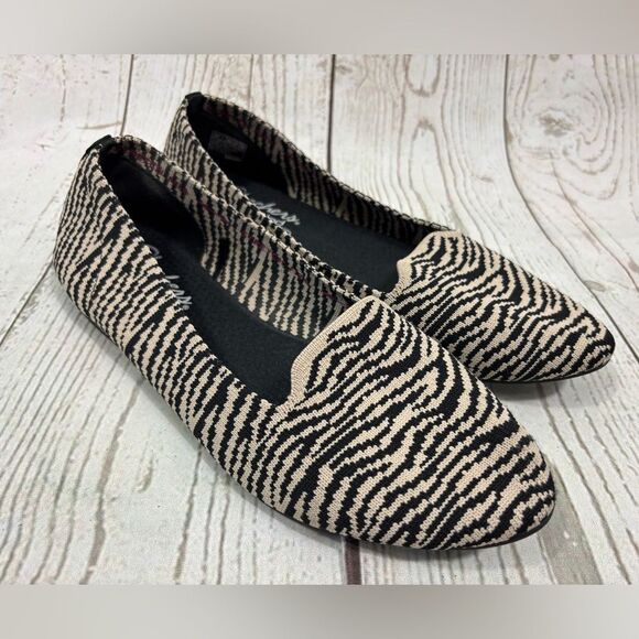 Skechers CLEO Knitty Zebra Natural Black Women's Ballet Flats Slip On Shoes - Picture 1 of 9